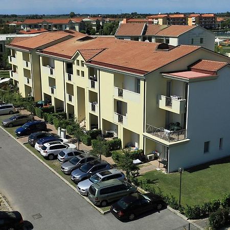 Апартаменты Robinia/Pinetine Lido Altanea Каорле Экстерьер фото