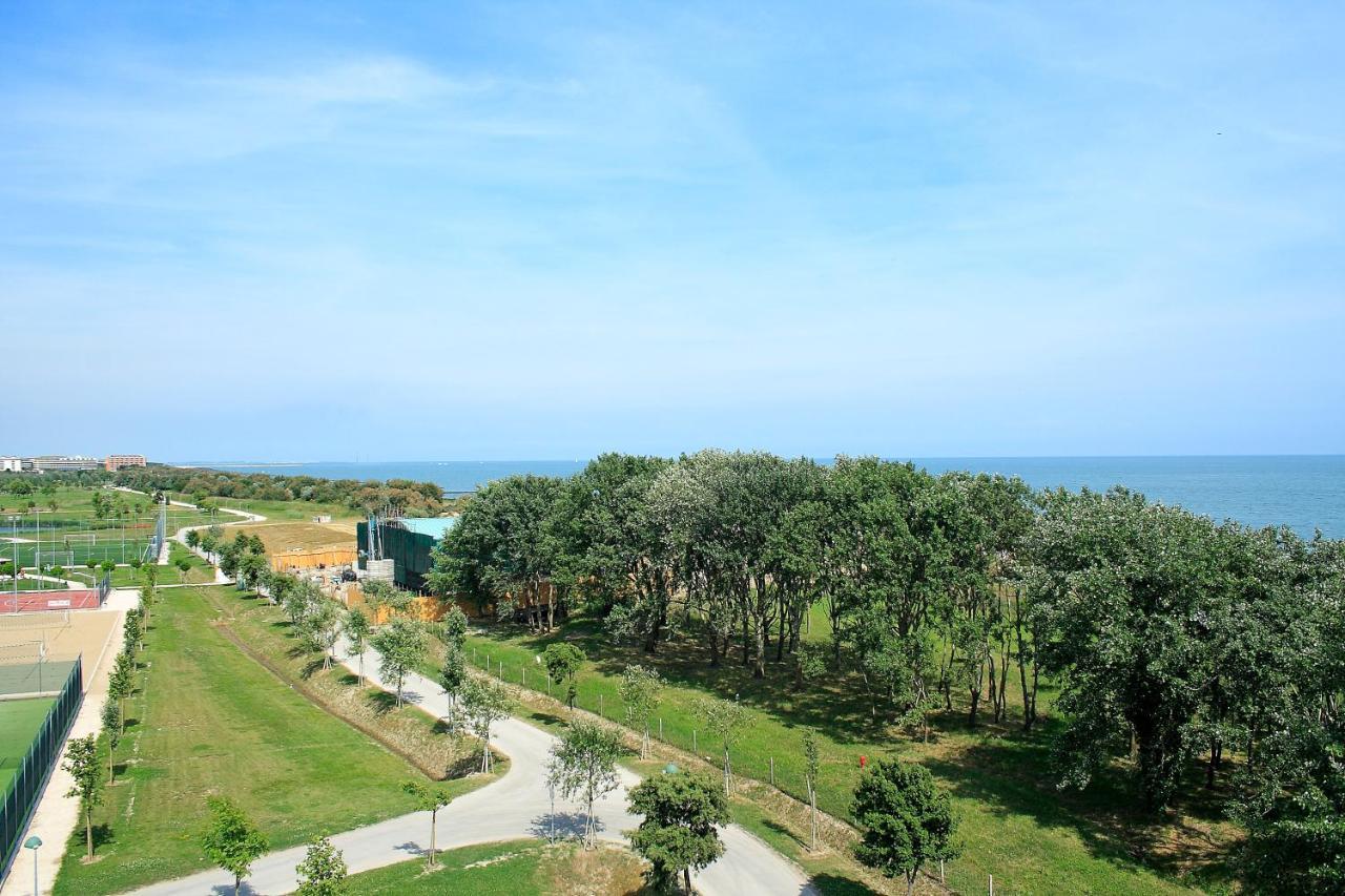 Апартаменты Robinia/Pinetine Lido Altanea Каорле Экстерьер фото